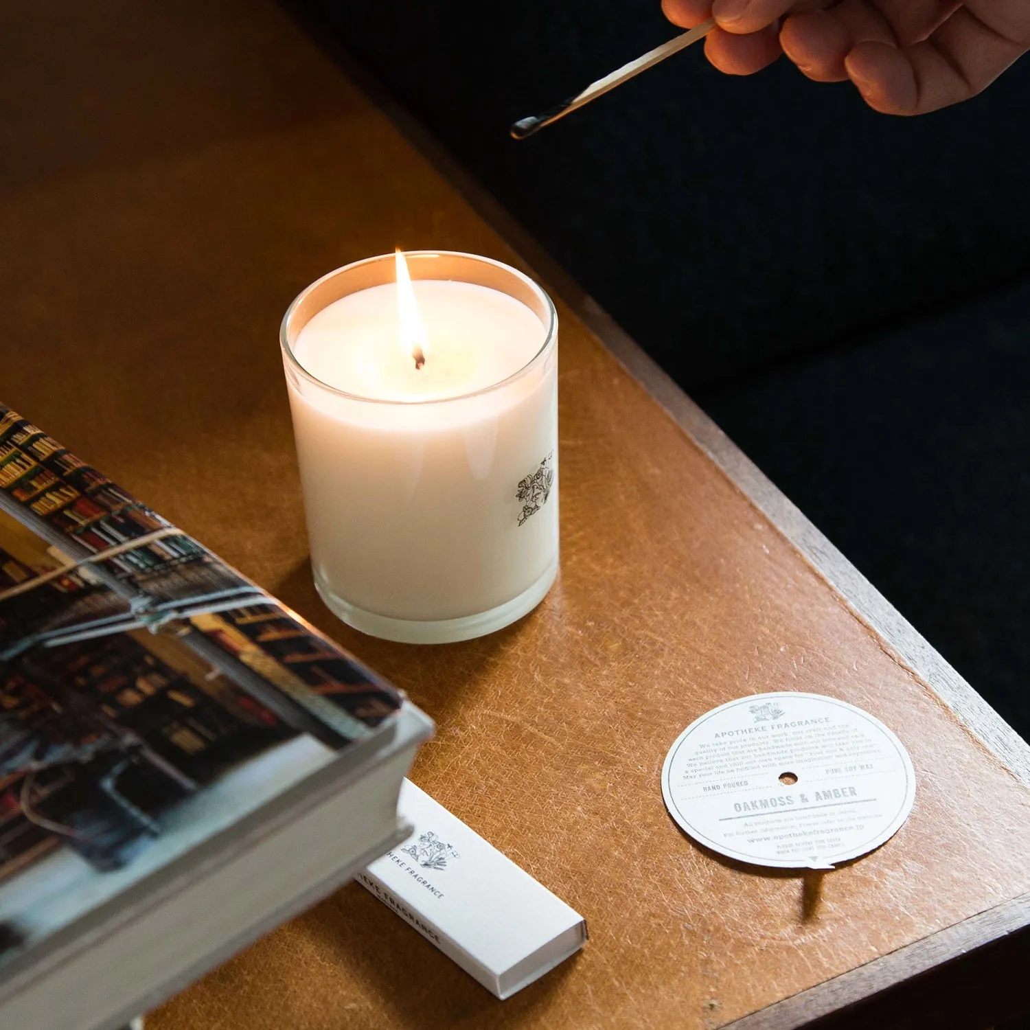 Apotheke Fragrance Regular Candle "Teakwood"