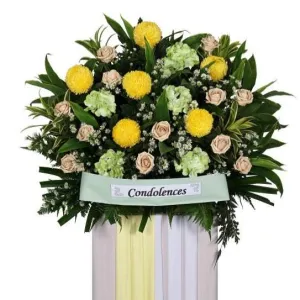 Funeral Wreaths with Fresh-Cut Elegance | W476
