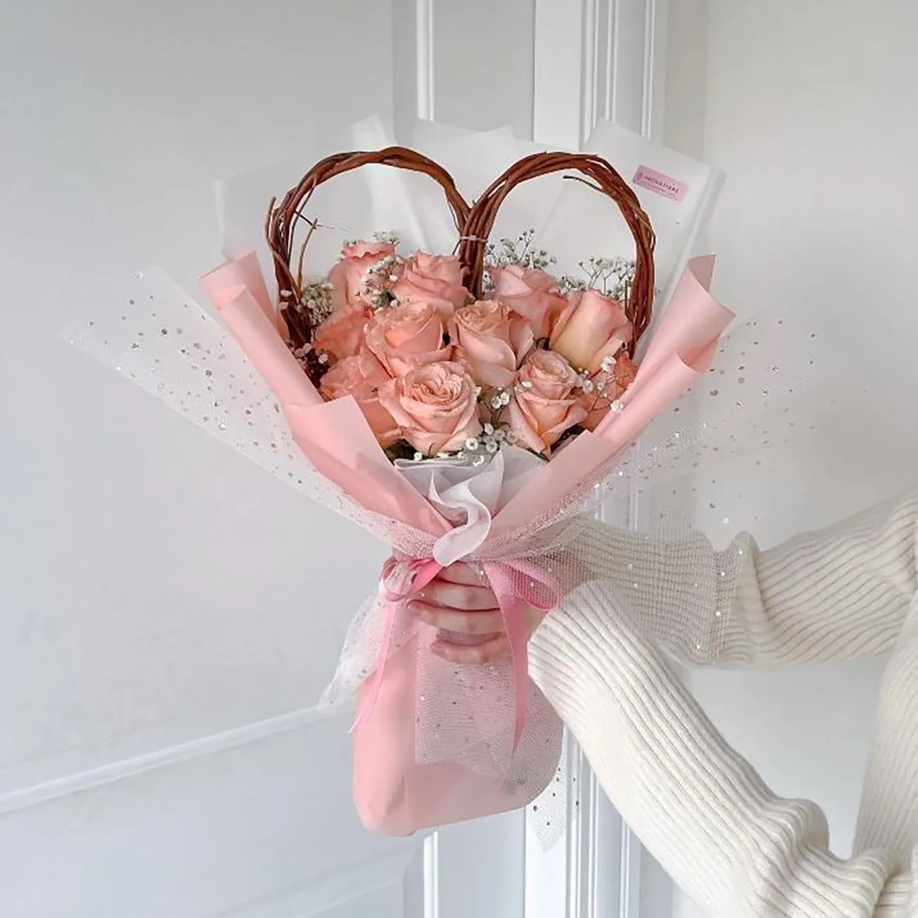 Wooden Frame Sweetheart Fresh Rose Bouquet